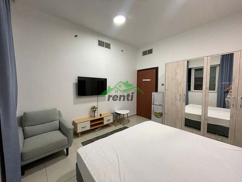 Master room for rent in Marina Pinnacle